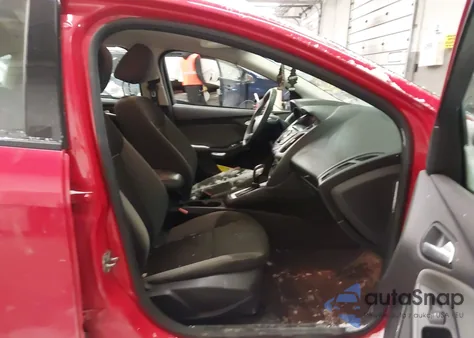 2014 Ford Focus Se z USA, uszkodzony, nr VIN 1FADP3F2XEL392701